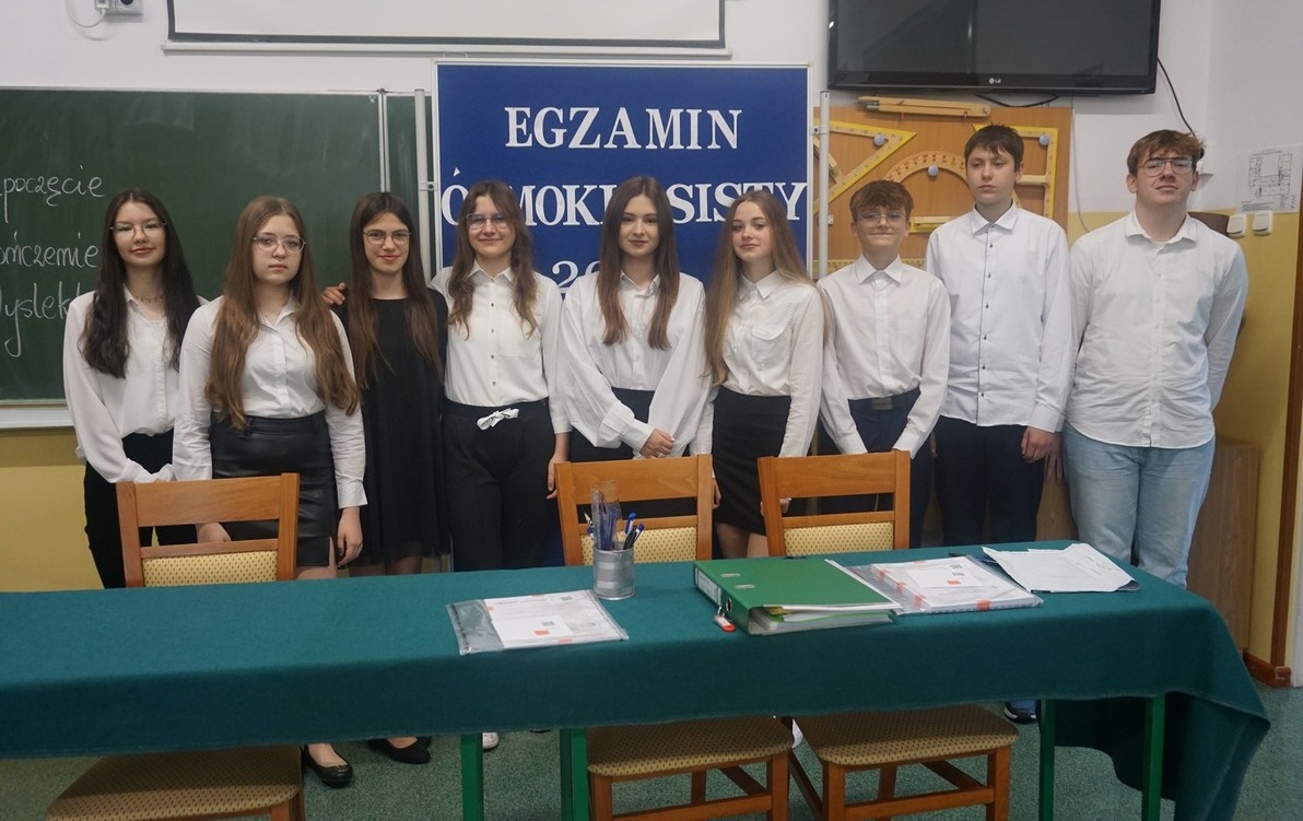 Zdjęcie do Egzamin &Oacute;smoklasisty